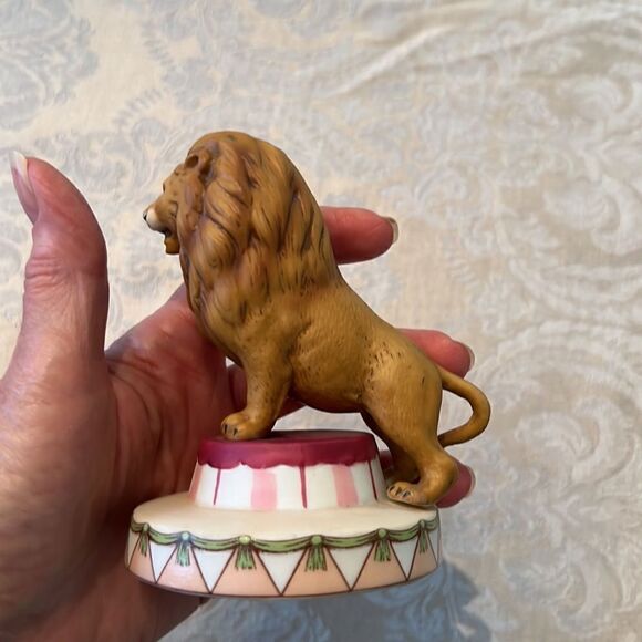Vintage Wallace Berrie 1983 porcelain #9608 Lion no chips cracks or fading EVC - Picture 8 of 11